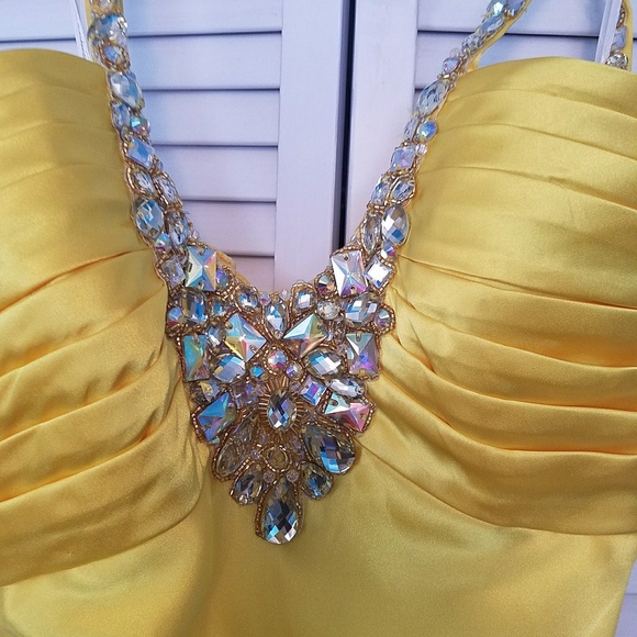 Alyce Paris Dresses & Skirts - Closet blowout NWT size 14 Alyce prom dress